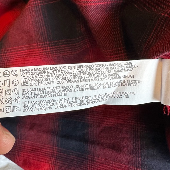 Zara Women's Red and Black Plaid Button-Down Shirt - Picture 8 of 9